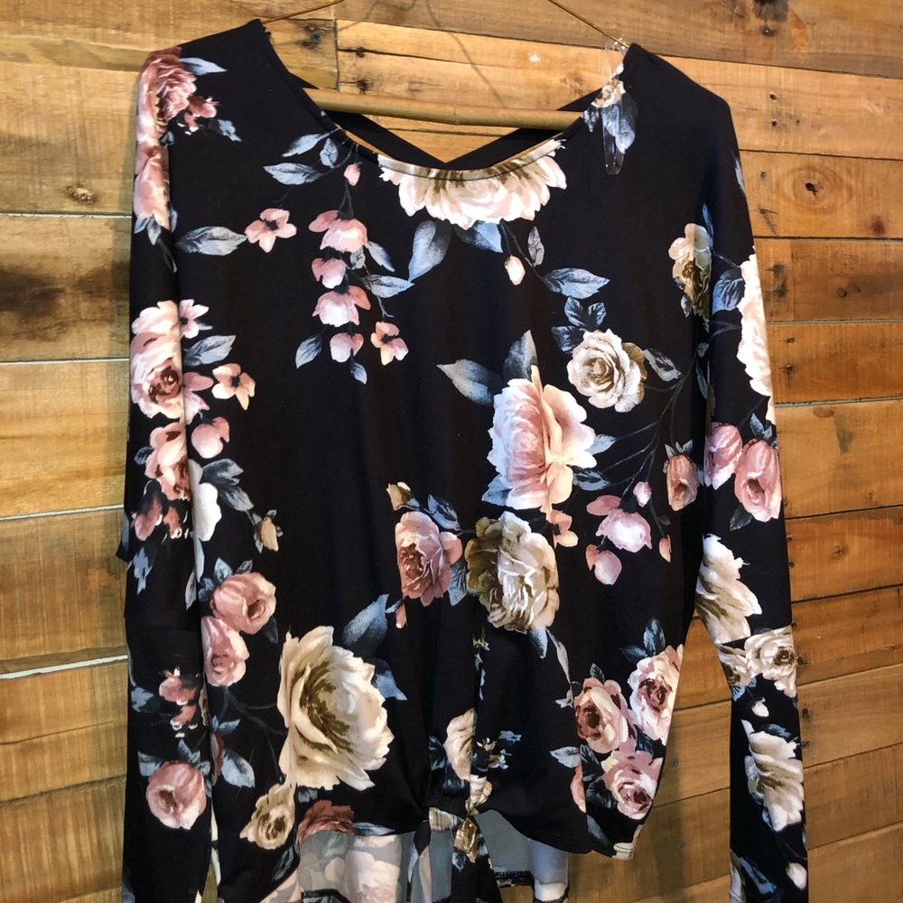 BRAND BEW SUPER CUTE FLORAL LONG SLEEVE SHIRT